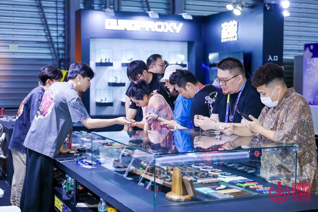 43.89万人次再创新高!第23届ChinaJoy圆满落幕:感谢有你,共赴这场“与AI同游”的盛夏之约 https://cms3.chinajoy.net/157/upload/resources/image/103637.jpg?token=Bearer eyJhbGciOiJIUzUxMiJ9.eyJpc3MiOiJlY2hpc2FuIiwic3ViIjoie1wiY2xpZW50XCI6XCJXRUJcIixcInR5cGVcIjpcIlVTRVJcIixcIm5hbWVcIjpcInVzZXIyX2FwaVwiLFwic2lnbmF0dXJlXCI6bnVsbCxcImV4cGlyZXNfaW5cIjoxODAwMDAwMH0iLCJpYXQiOjE3ODU4MzQ1ODEsImV4cCI6MTc4NTg1MjU4MX0.HoThmgOAUMt0EpWerAm8NYzl6DOy1GtDxDIOGVxXjea3HVMpGDIiP16BBotix2abTm3MiXT5hcOKdUHNC1Lp7g